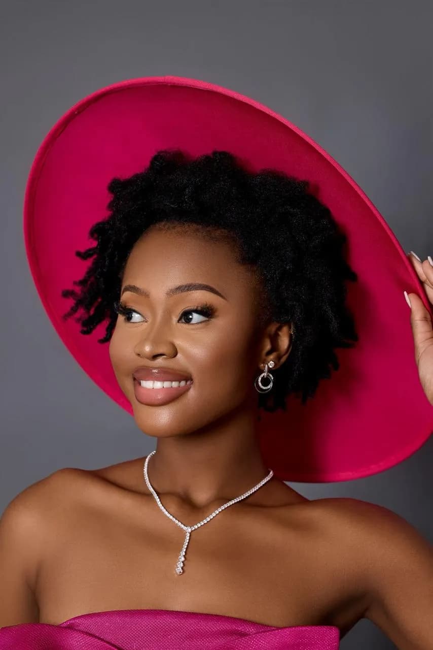 Luna Ndamase