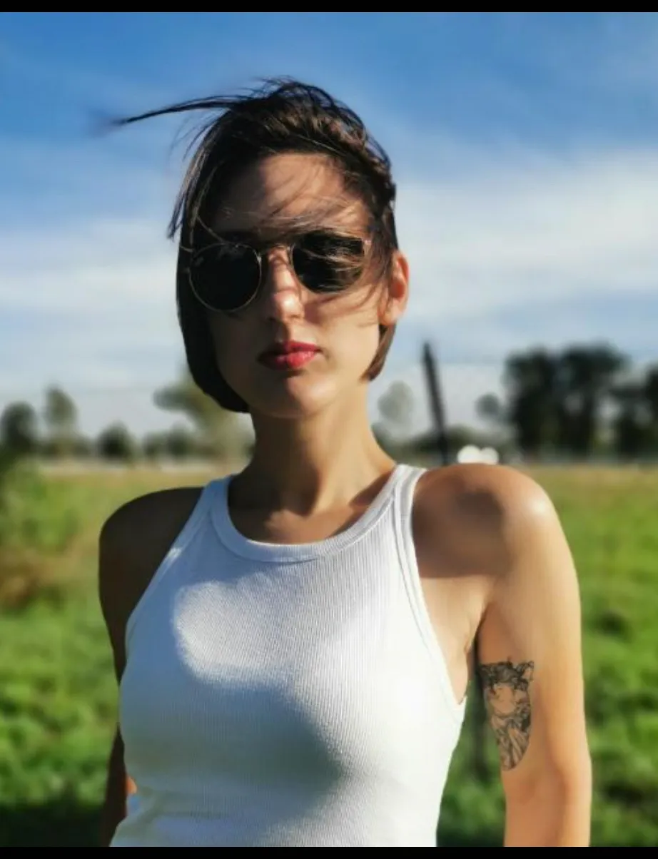 Simone Landey